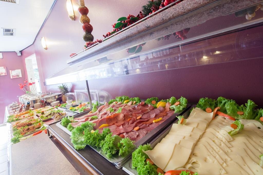 Hotel Mondial Langenfeld  Ngoại thất bức ảnh