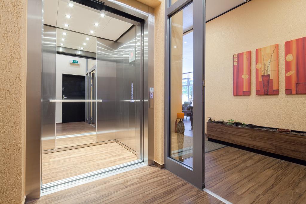 Hotel Mondial Langenfeld  Ngoại thất bức ảnh