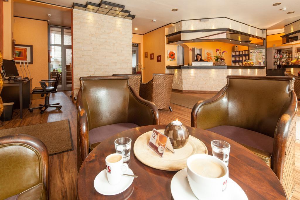 Hotel Mondial Langenfeld  Ngoại thất bức ảnh