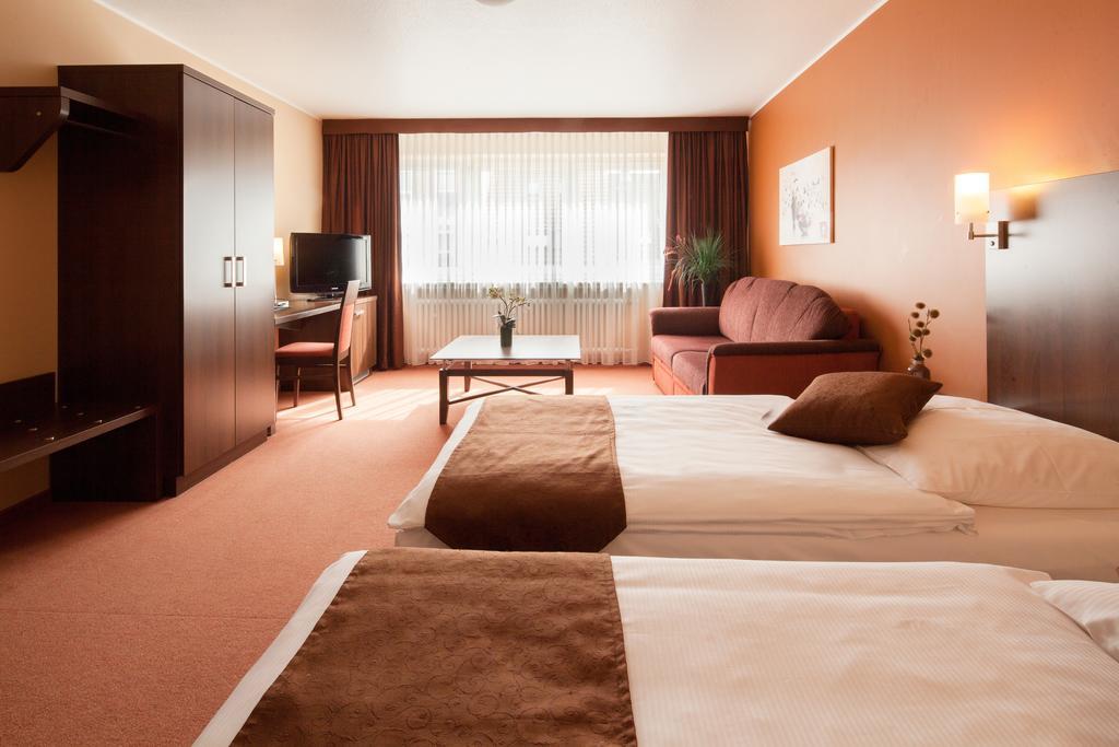 Hotel Mondial Langenfeld  Phòng bức ảnh